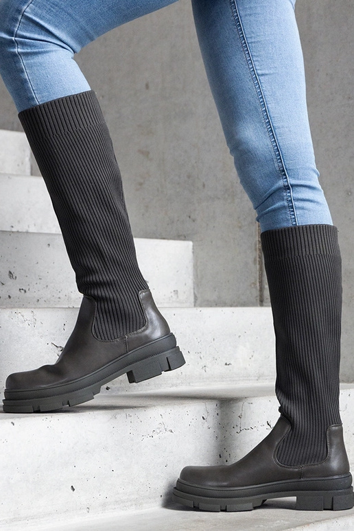 Žali užsegami batai su elastine... Žali užsegami batai su elastine...