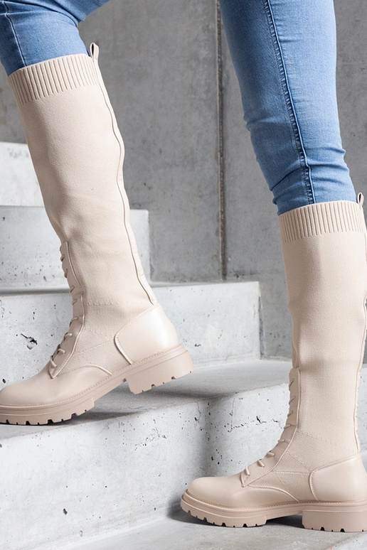 Smėlio spalvos užsegami batai su...