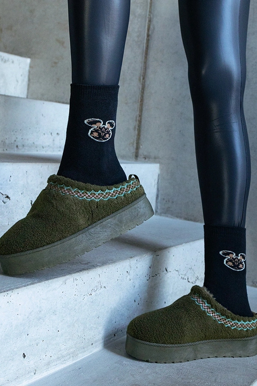 Žali žemi platforminiai sniego batai...