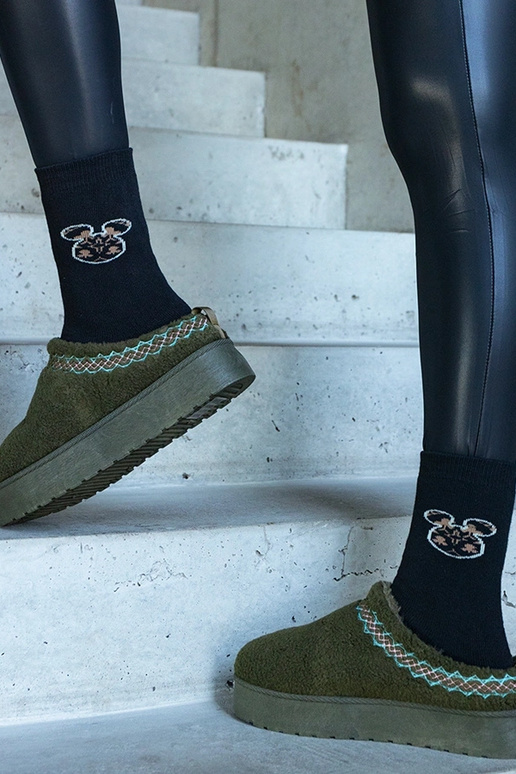 Žali žemi platforminiai sniego batai...