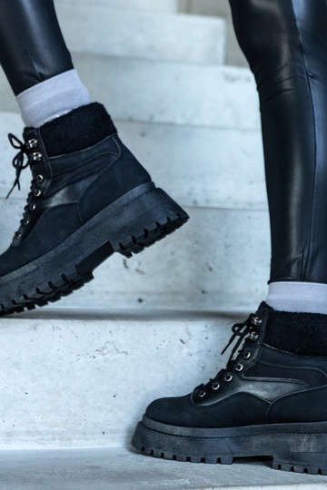 Juodi storapadžiai žygio...