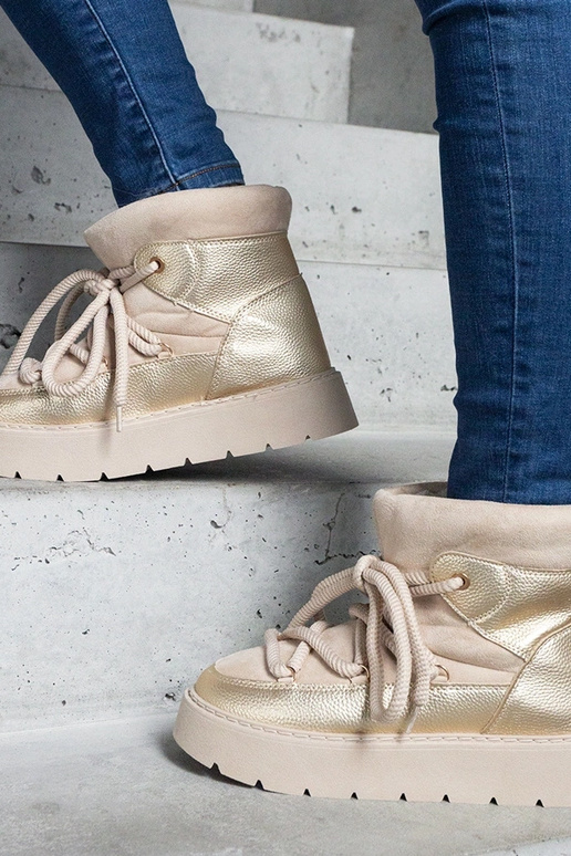 Smėlio spalvos kailiu pamušti...