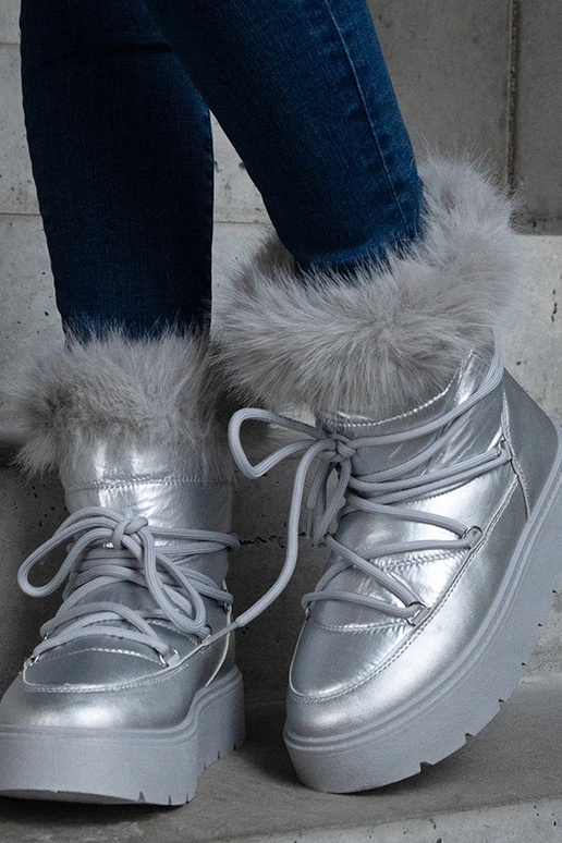 Sidabriniai izoliuoti sniego batai su...