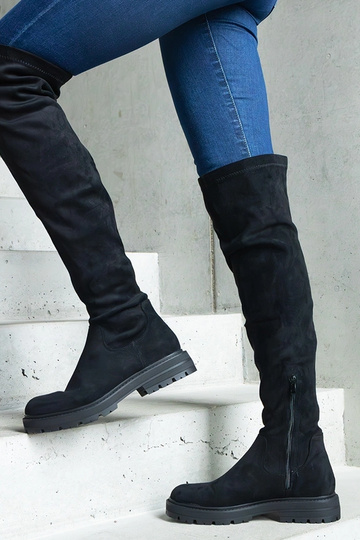 Juodi ilgaauliai plokščiu...