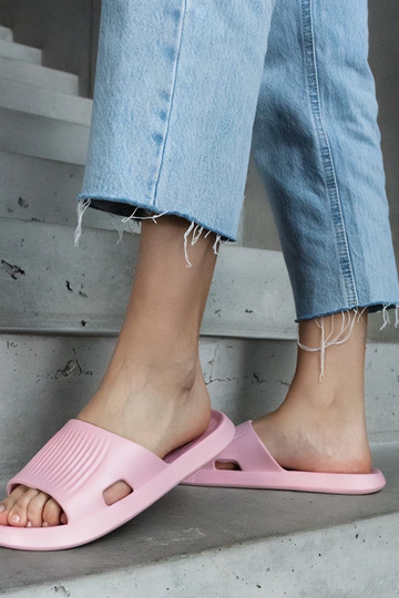 Medinės rožinės putplasčio... 2