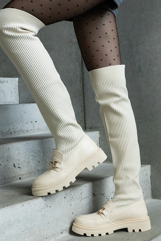 Šviesiai smėlio spalvos batai su...