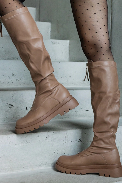 Rudiniai ilgi batai iš eko odos ant...