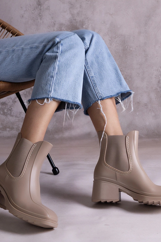 Smėlio spalvos guminiai batai su...