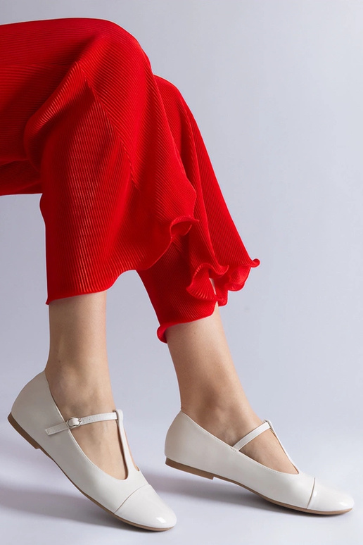 Gloriana baltos lakuotos odos...