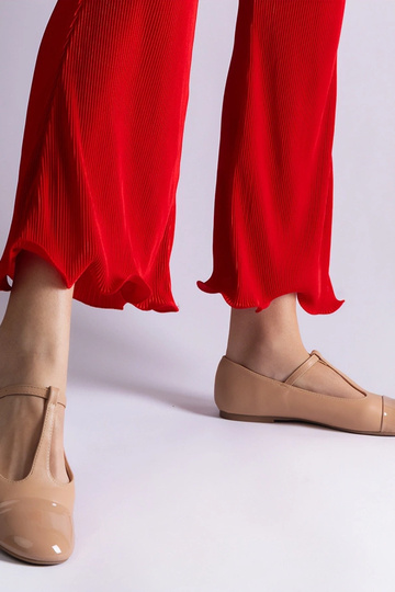 Smėlio spalvos lakinės odos balerinos su sagtimi Gloriana 2