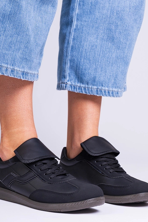 Juodi žemi moteriški sportbačiai su... Juodi žemi moteriški sportbačiai su...