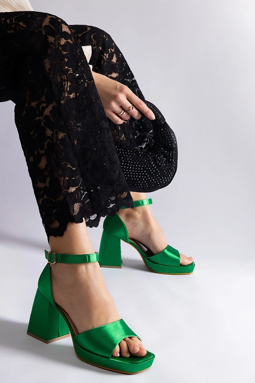 Žalios spalvos atlasinės storos... Žalios spalvos atlasinės storos...