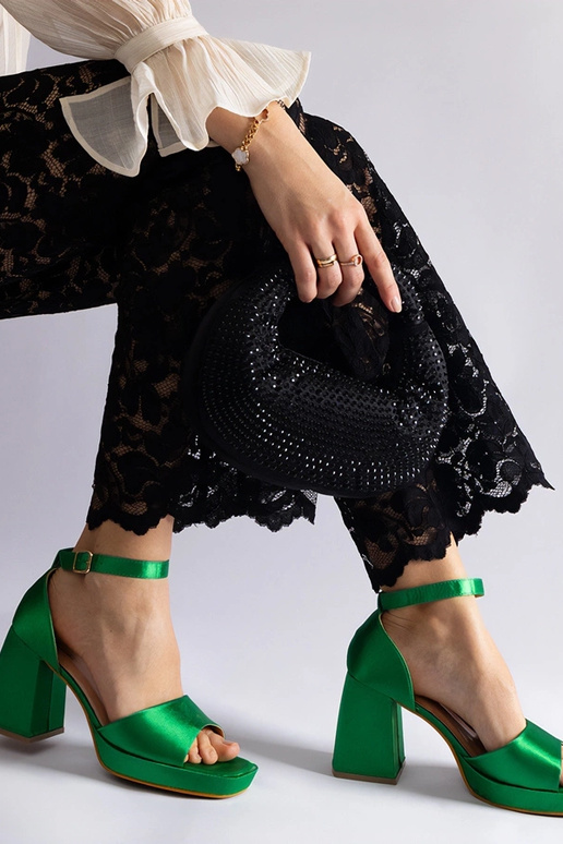 Žalios spalvos atlasinės storos... Žalios spalvos atlasinės storos...