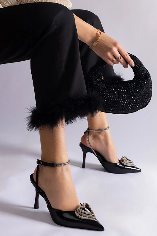 Juodi bateliai su atvira kulno... Juodi bateliai su atvira kulno...