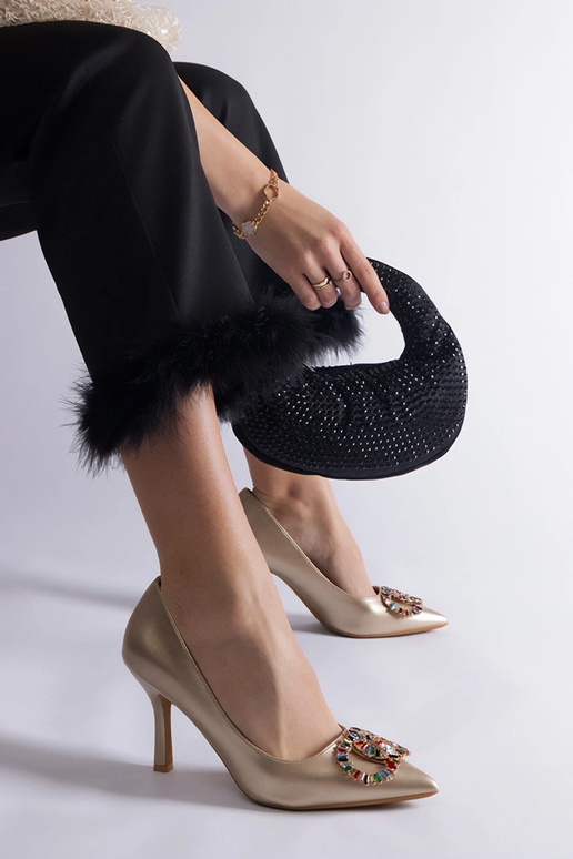 Auksiniai aukštakulniai, dekoruoti...