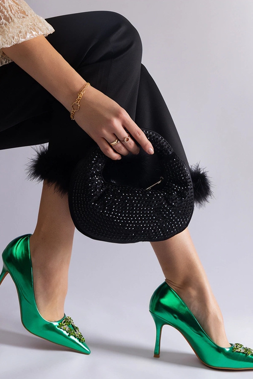 Žali lakuotos odos stiletai,...