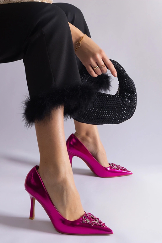 Rožiniai lakuotos odos stiletai...