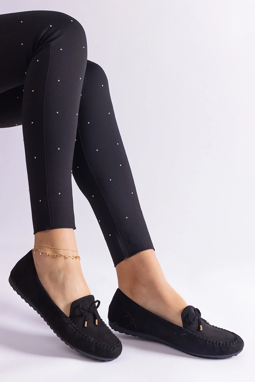 Gemre Moteriški juodi zomšiniai...