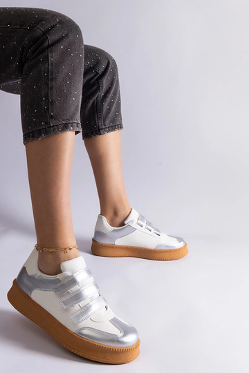 Sidabriniai sportbačiai su... 2