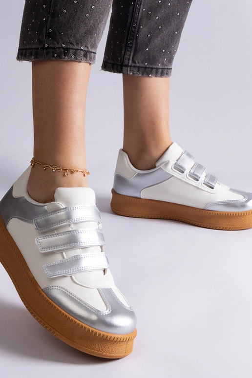 Sidabriniai sportbačiai su velcro...