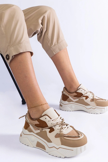 Rudi sportbačiai, dekoruoti...