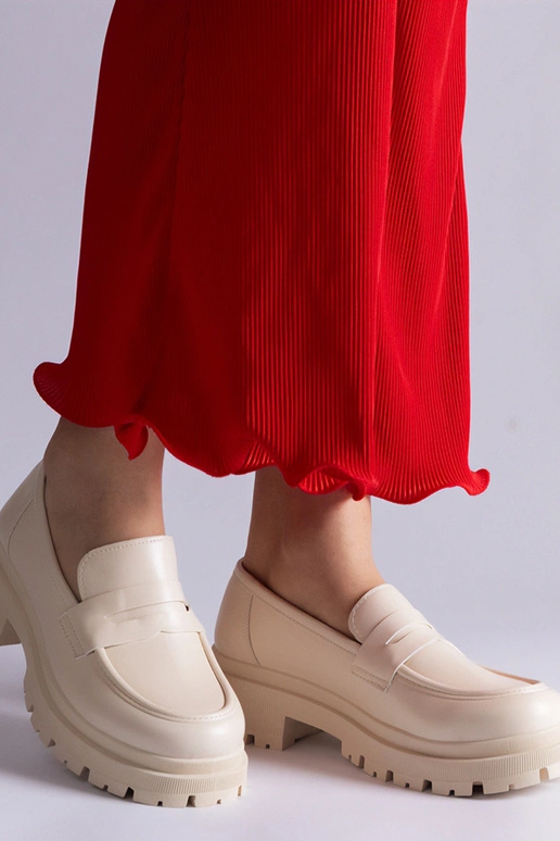 Smėlio spalvos mokasinai iš dirbtinės...