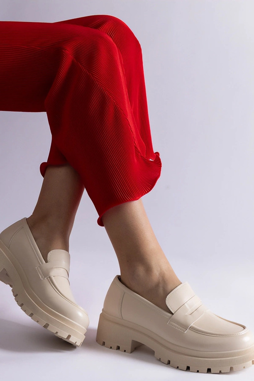 Smėlio spalvos mokasinai iš dirbtinės...