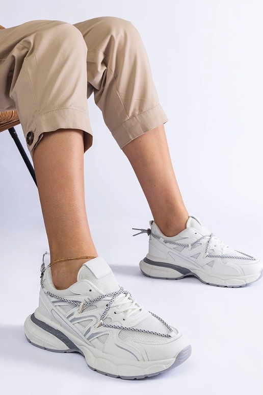 Balti moteriški sportbačiai su...