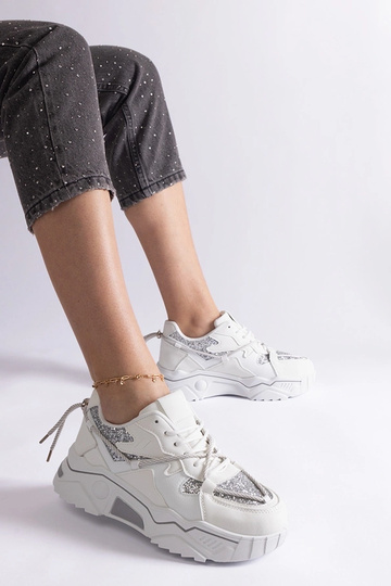 Balti moteriški sportbačiai...