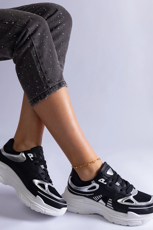 Juodi moteriški sportbačiai su...