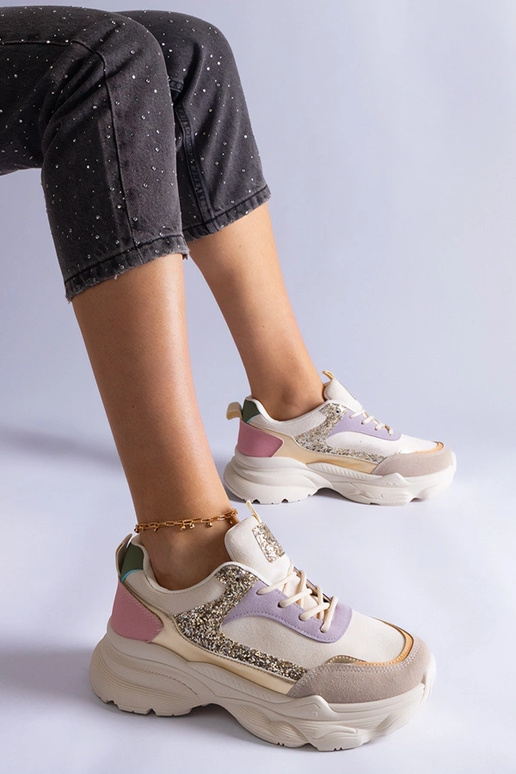 Įvairiaspalviai sportbačiai su...