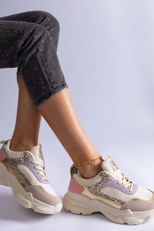 Įvairiaspalviai sportbačiai su...