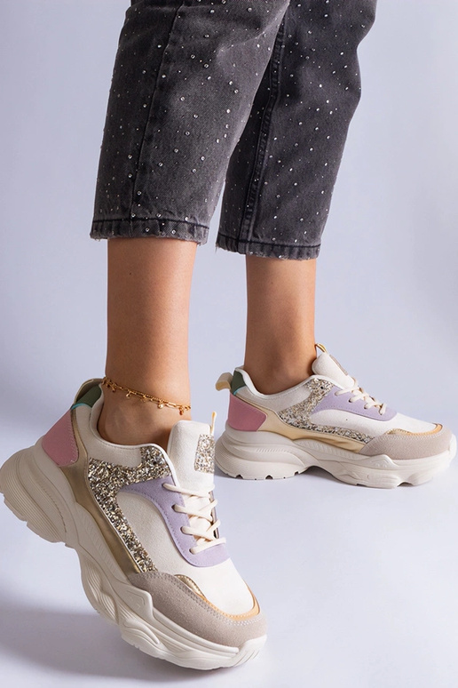 Įvairiaspalviai sportbačiai su...