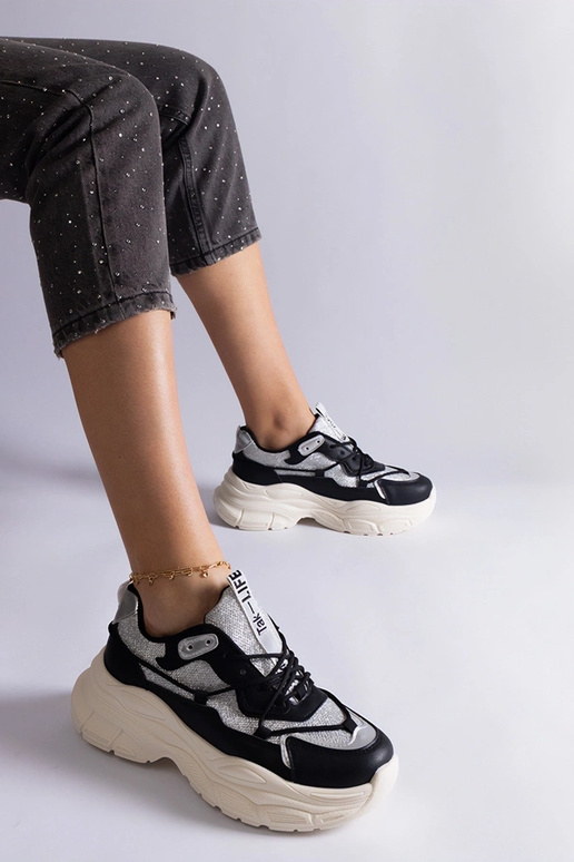 Juodi sportbačiai su blizgučiais Rigel