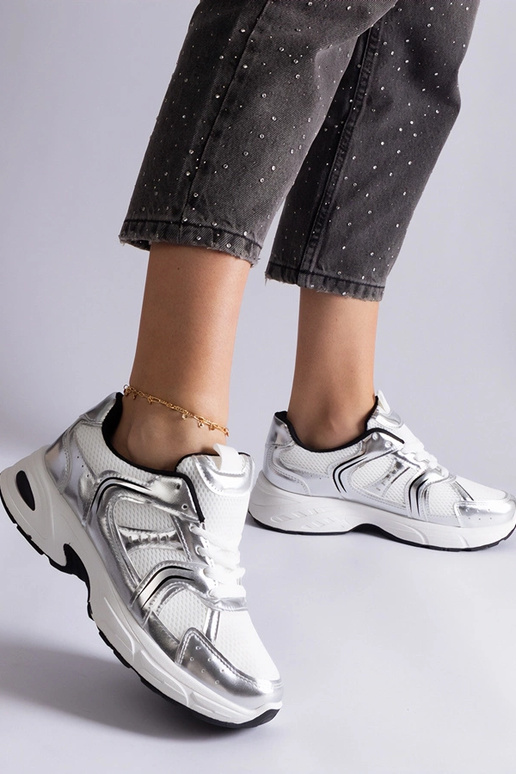 Baltos ir sidabrinės spalvos Ena...