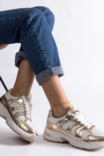 Baltos ir auksinės spalvos...