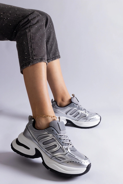 Gemre Moteriški sidabriniai...