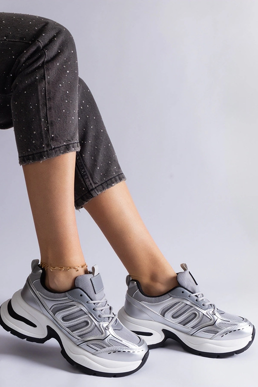 Gemre Moteriški sidabriniai...