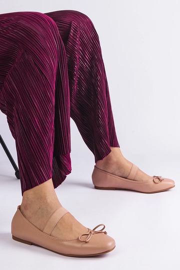 Smėlio spalvos baleto...