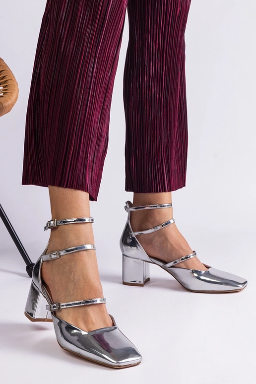 Sidabrinės patentuotos pompos su...