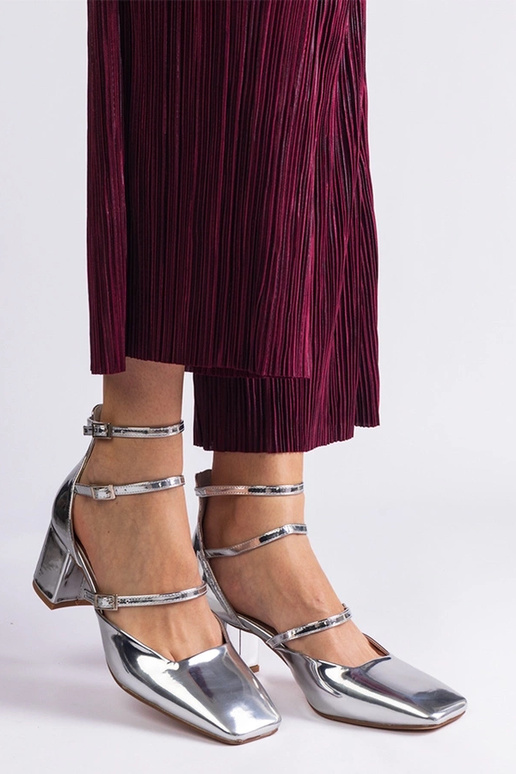 Sidabrinės patentuotos pompos su...