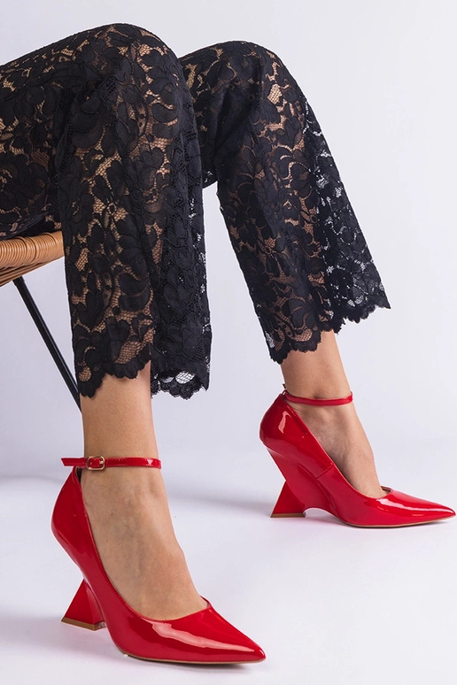 Florianda raudoni lakiruoti bateliai...