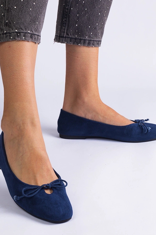 Tamsiai mėlyni baleto buteliai su...