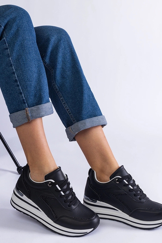 Juodi platforminiai sportbačiai,...