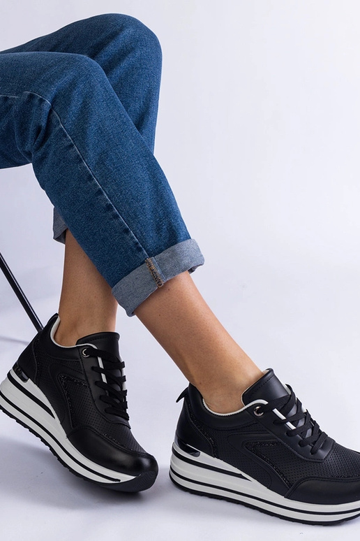 Juodi platforminiai sportbačiai,...