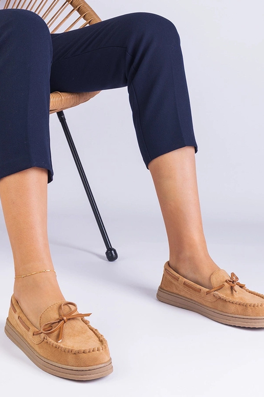 Rudos spalvos moteriškos dirbtinės... Rudos spalvos moteriškos dirbtinės...