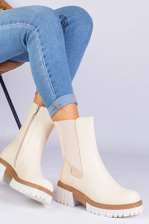 Smėlio spalvos kulkšnies batai iš...