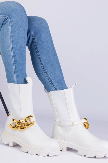 Balti aulinukai, dekoruoti...