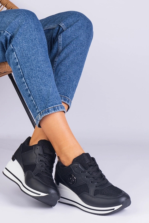 Juodi moteriški sportbačiai,...