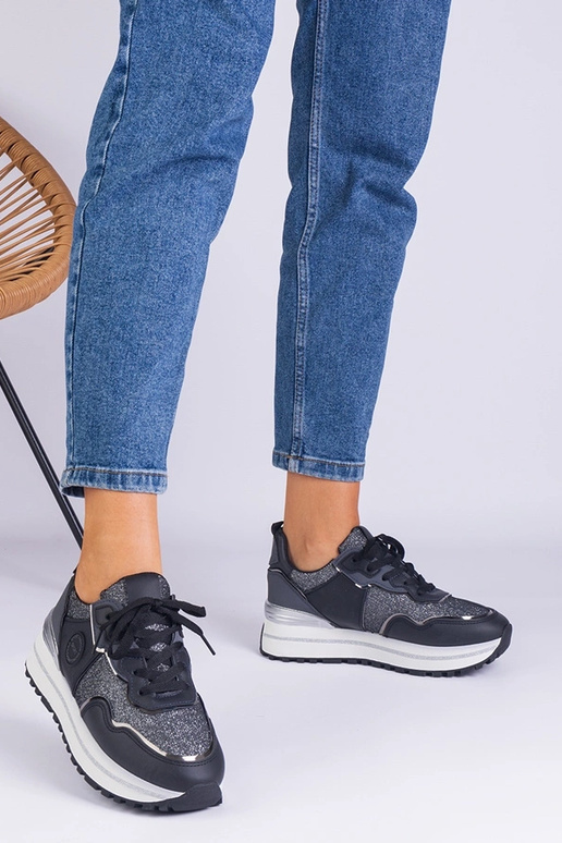 Juodi moteriški sportbačiai,...